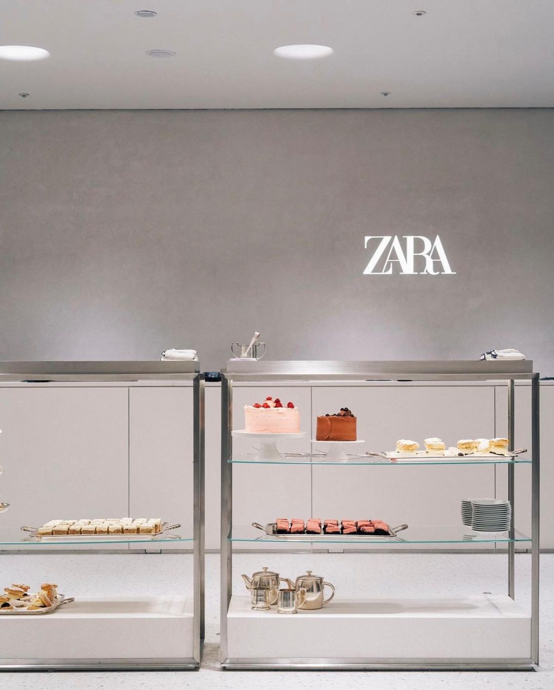 Zara otworzyła swoją pierwszą kawiarnie. Znajduje się w centrum handlowym